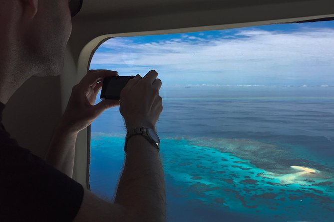 1-Hour Whitsunday Islands and Heart Reef Scenic Flight - Finding Heart Reef from the air