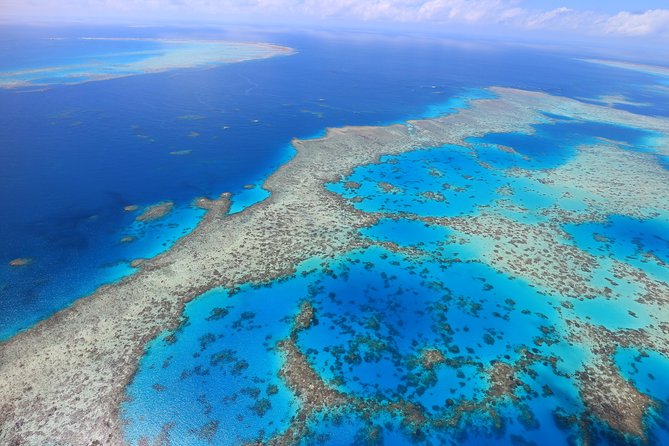 1-Hour Whitsunday Islands and Heart Reef Scenic Flight - The Great Barrier Reef from low level