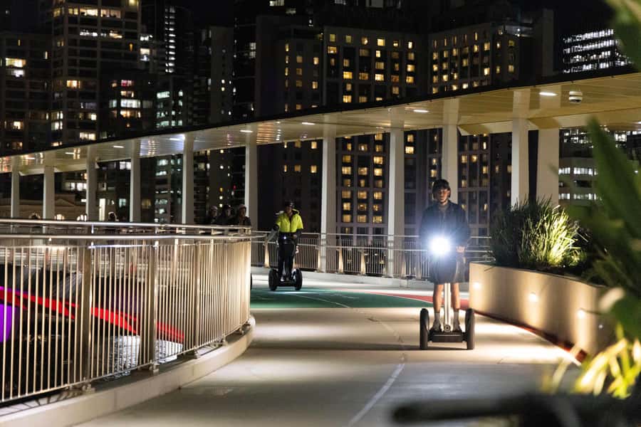 2.5 Hour Brisbane: Sightseeing Tours - Morning & Night - Kangaroo Point Cliffs and the first river views