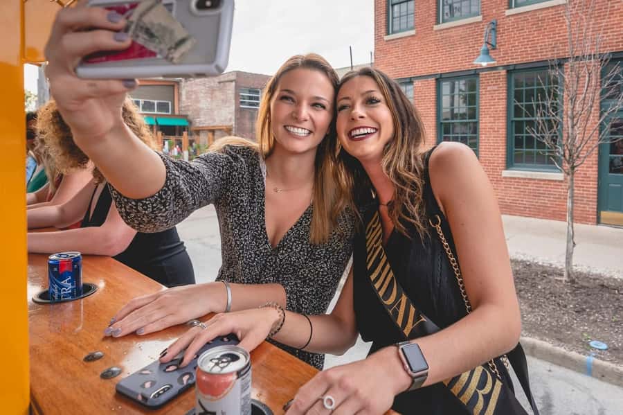 Adelaide: HandleBar Bike Tour with Pub Stops & Dinner Option - Pedalling with your own playlist