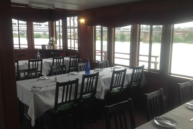 Adelaide Hills Tour with River Murray Lunch Cruise - Captain Proud turns lunch into the main event