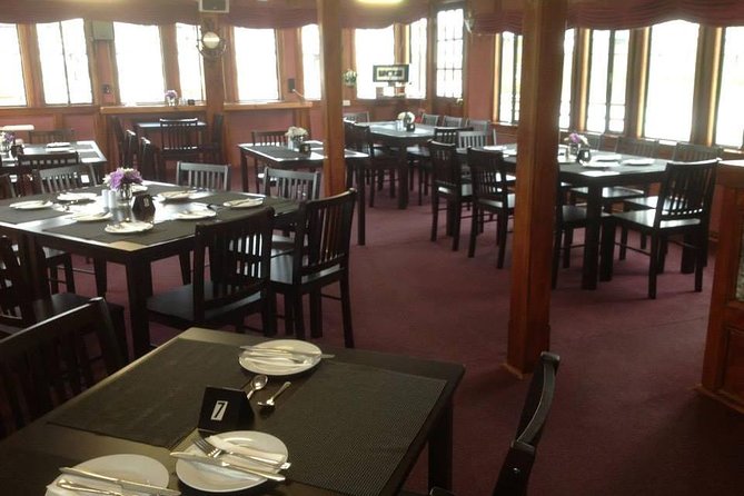 Adelaide Hills Tour with River Murray Lunch Cruise - The guides can make or break the road time