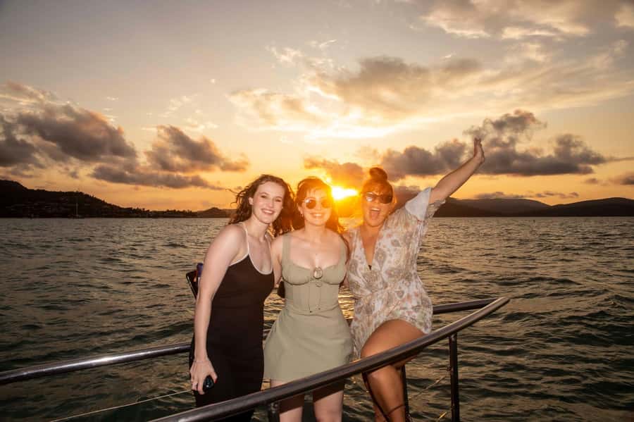 Airlie Beach: 2-Hour Sunset Cruise with Sparkling Wine - Key points before you book