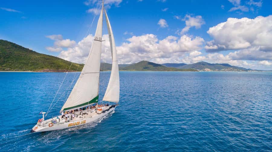 Airlie Beach: 2-Night Whitsundays Sailing Trip with Meals - Why two nights on a yacht changes the Whitsundays