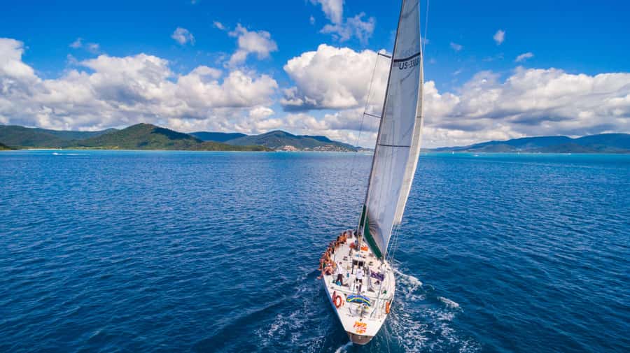 Airlie Beach: 2-Night Whitsundays Sailing Trip with Meals - Sailing aboard a maxi yacht