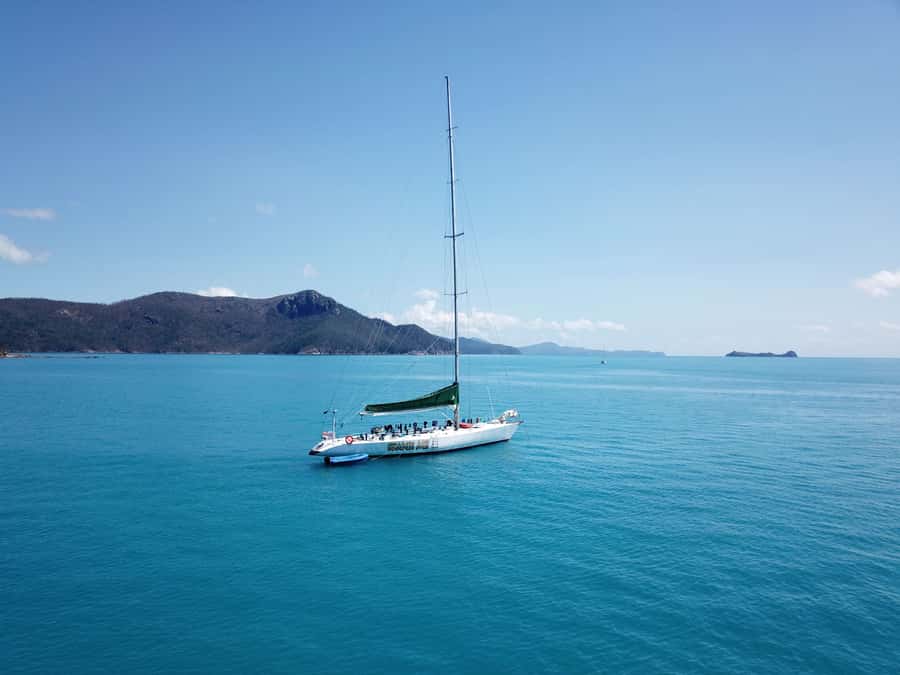 Airlie Beach: 2-Night Whitsundays Sailing Trip with Meals - Island scenery from Hook to Hayman