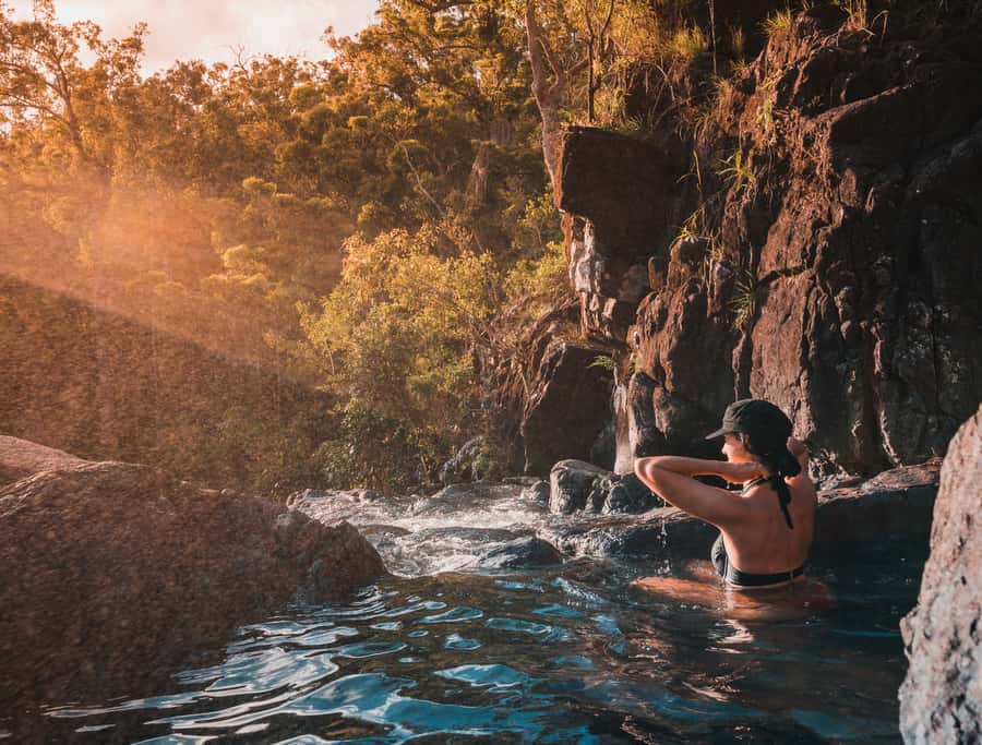 Airlie Beach: Cedar Creek Falls & Northerlies Beach Day Trip - A small slice of tropical Queensland