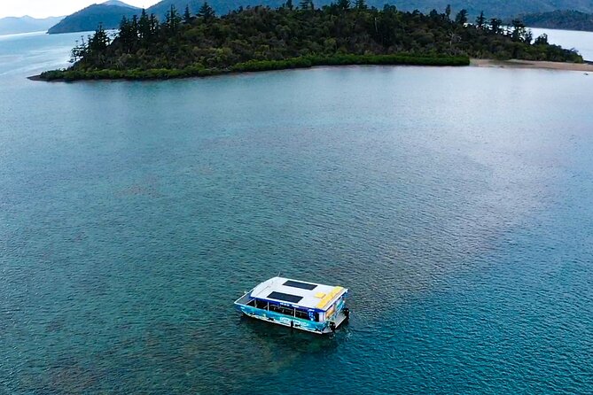 Airlie Beach: Glass-Bottom Boat Tour - Lions Lookout gives you the first big view