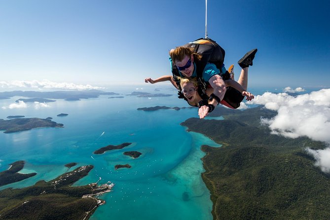 Airlie Beach Tandem Skydive Over the Whitsunday Islands - The briefing with your tandem instructor