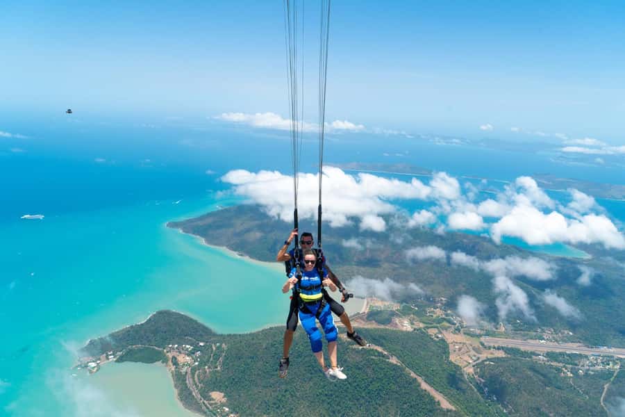 Airlie Beach: Tandem Skydive over the Whitsundays - Who should book this experience?
