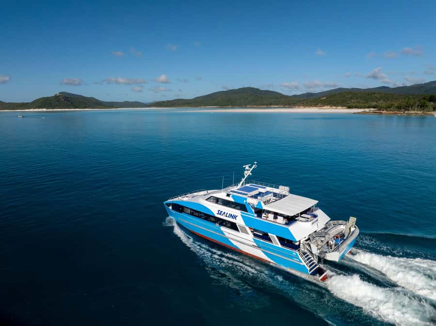Airlie Beach: Visit Hill Inlet Lookout and Whitehaven Beach - Cruising past Nara Inlet and Hook Passage