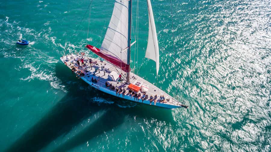 Airlie Beach: Whitsunday Islands 2-Day Sailing Tour - Sunset, dinner, and a night under the stars
