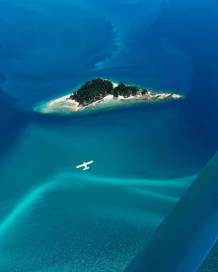 Airlie Beach: Whitsundays & Great Barrier Reef Scenic Flight - A small aircraft with a guaranteed window seat