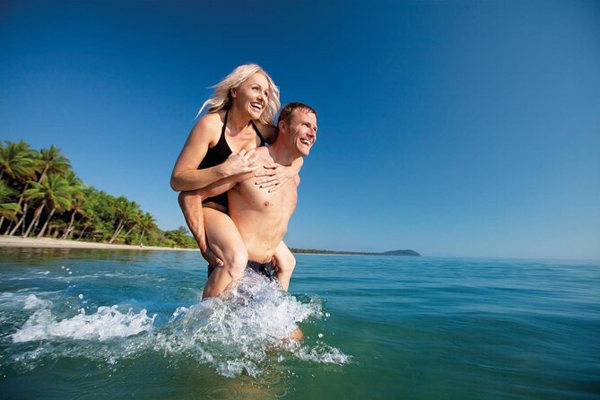 AIRPORT TRANSFER between Cairns Airport & Port Douglas (6am-5pm) - Door-to-door service, with a few limits