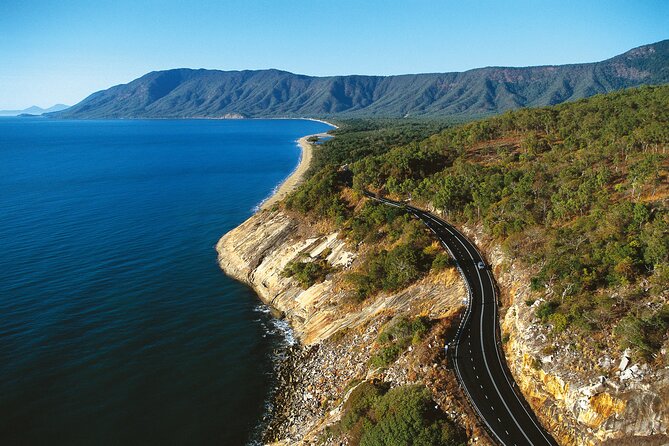 Airport Transfers between Cairns Airport and Palm Cove - What the 30-minute ride is really like