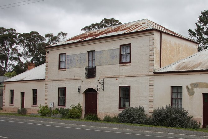 Alices Journeys Walking Tours of Daylesford 2.30pmFRI 11.30amSAT - Price and what you receive for $47.34