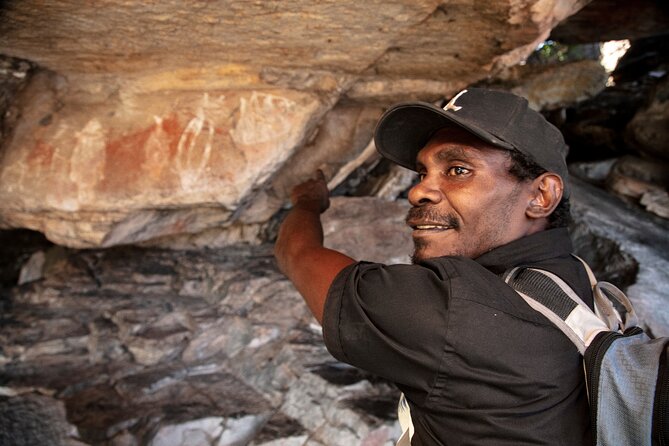 Arnhem Land Yingana Injalak Hill Full Day Tour from Darwin - Returning through Jabiru and Darwin