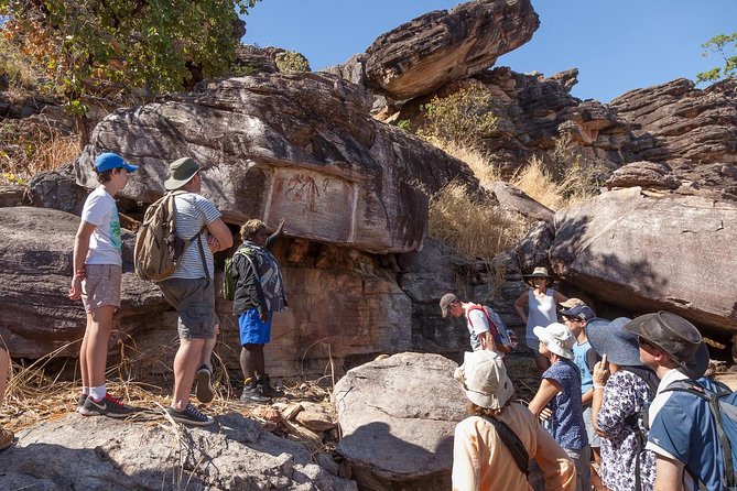 Arnhem Land Yingana Injalak Hill Full Day Tour from Darwin - The early start from Darwin