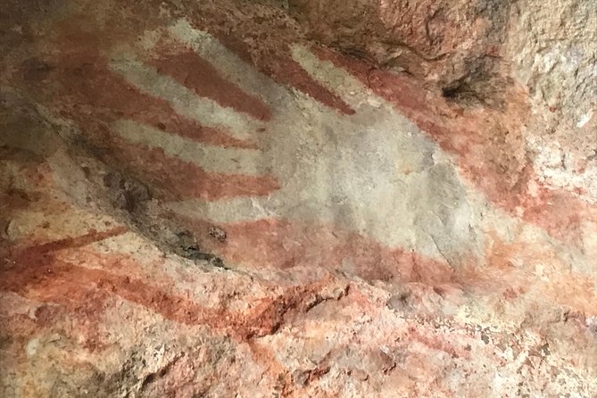 Arnhem Land Yingana Injalak Hill Full Day Tour from Jabiru - Injalak Arts and the one-hour art center visit