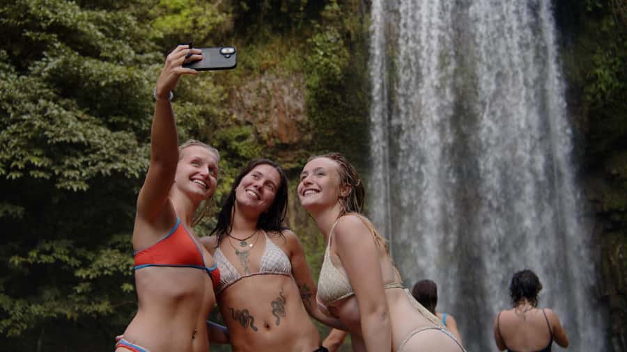 Atherton Tablelands: Lakes, Waterfalls, Rainforest Day Tour - Gus the Bus makes long drives easier