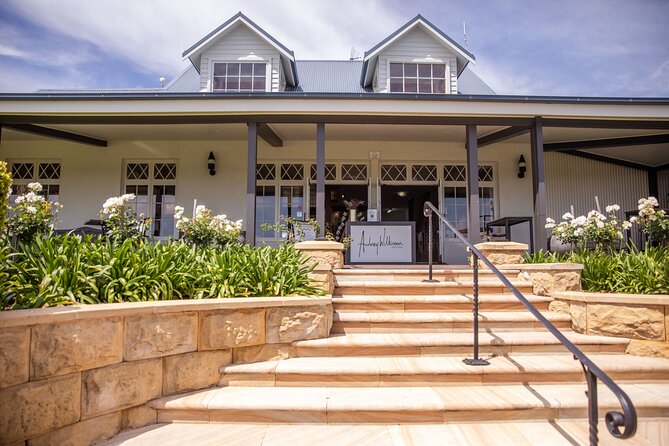 Audrey Wilkinson Vineyard: Picnic with Wine Masterclass Tasting - Choosing your bottle and picnic hamper