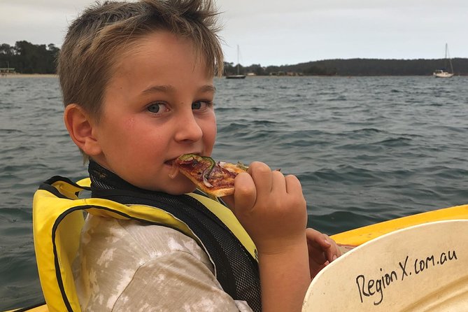 Batemans Bay Sunset Pizza Kayak Tour - Float and Feast - Ordering pizza from Sam’s Pizzeria
