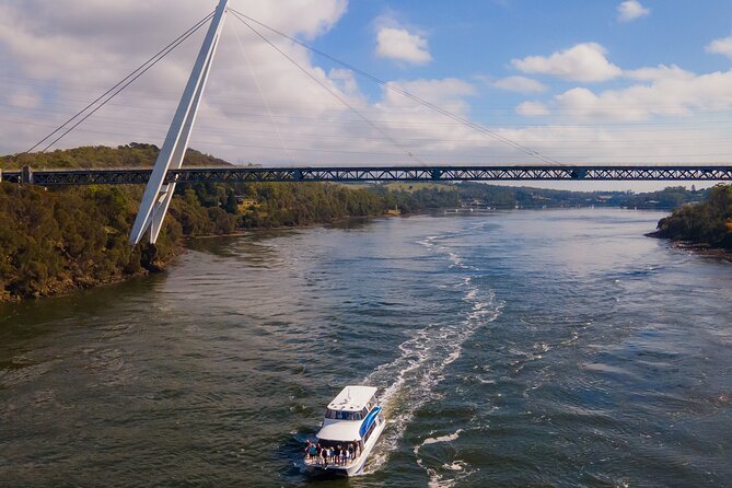 Batman Bridge 4 Hour Luncheon Cruise including sailing into the Cataract Gorge - Buffet lunch and Tasmanian tastings