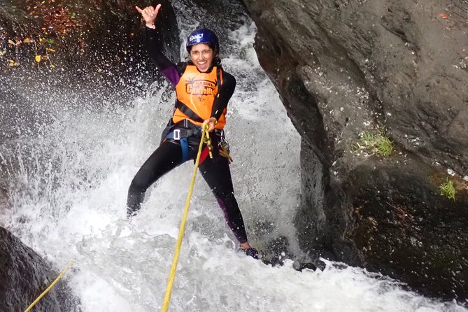 Behana Canyoning Tour by Cairns Waterfalls - The five-hour rainforest challenge