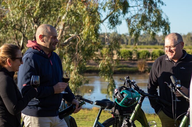 Bike to Winery Tour - Horseshoe Lagoon and Moama Wharf