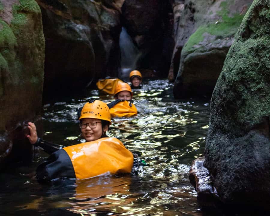 Blue Mountains: Abseiling and Canyoning Experience - Why the guides matter on the rope