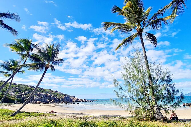 Bowen Beaches Discovery-Top of the Whitsundays - Lunch needs a quick check before you pay