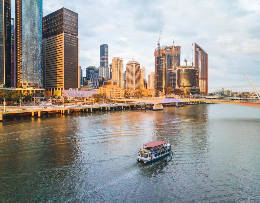 Brisbane: Midday 1.5-Hour Sightseeing Cruise 12.30pm-2.00pm - The Brisbane River as your moving guide