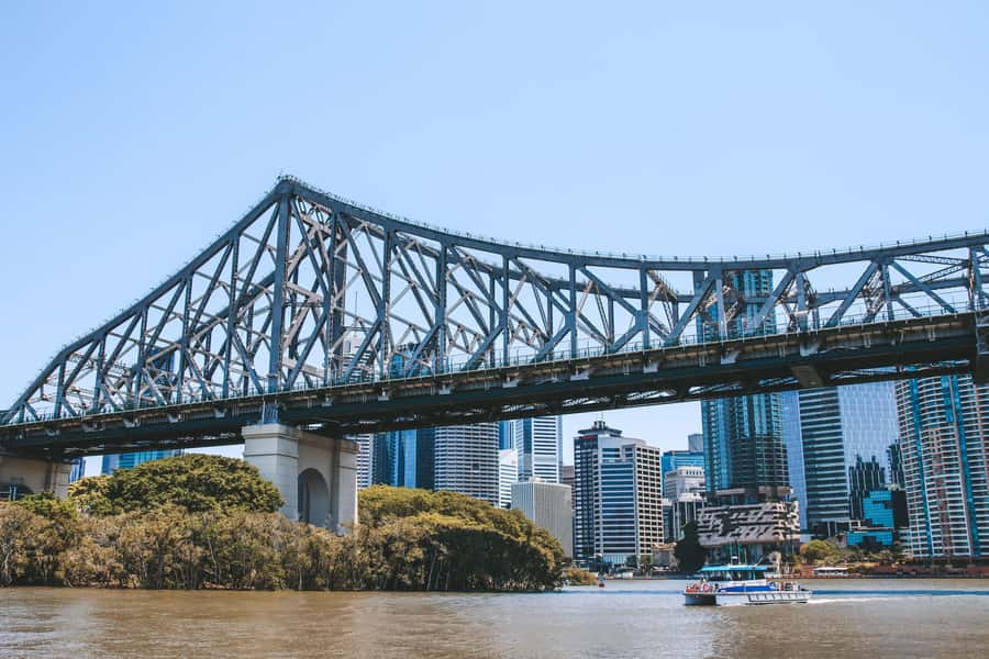 Brisbane: Midday 1.5-Hour Sightseeing Cruise 12.30pm-2.00pm - Commentary that gives the ride purpose