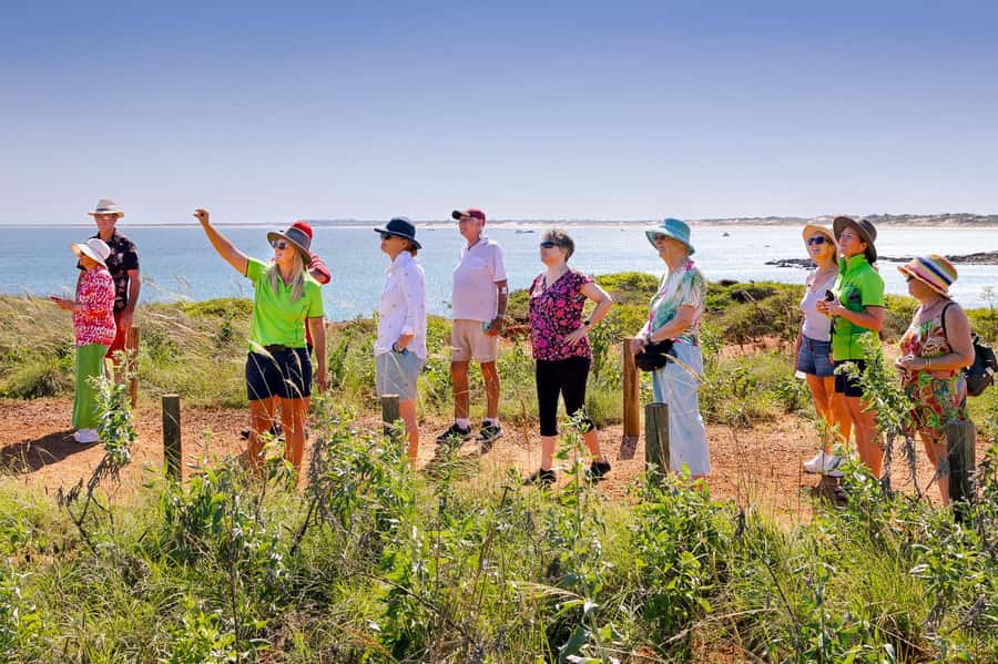 Broome: Panoramic and Discovery - Morning Tour w/ Transfers - Gantheaume Point delivers the signature sight