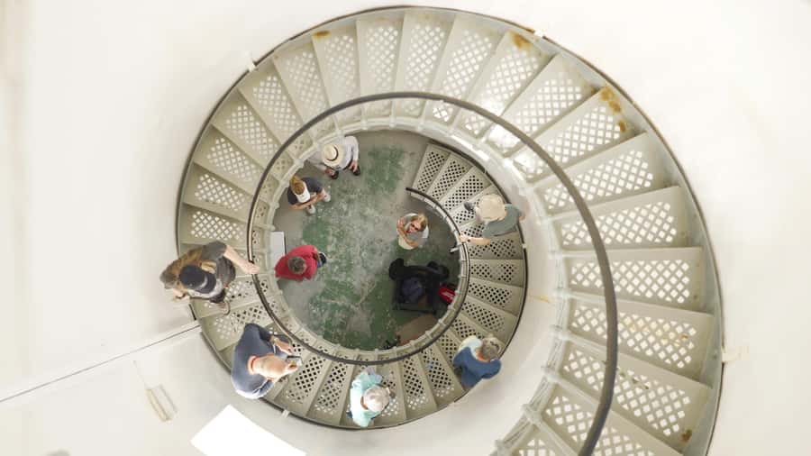 Bruny Island: Cape Bruny Lighthouse Tour - What the guide adds to the visit