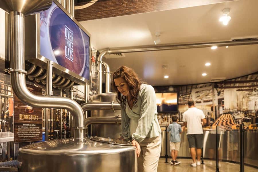 Bundaberg: Brew Tasting and Self-Guided Gallery Tour - What the 30-minute Bundaberg Barrel visit includes