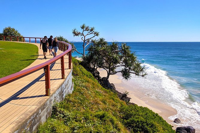 Byron Bay, Bangalow & Gold Coast Day Trip from Brisbane - Captain Cook Memorial and Lighthouse: a brief first view