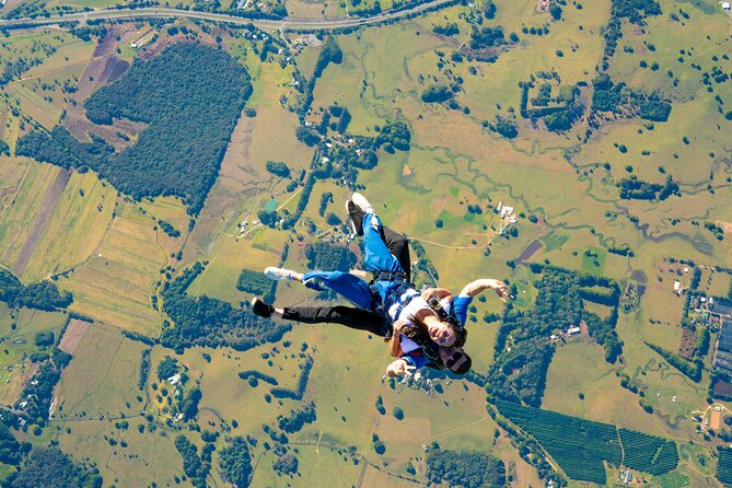 Byron Bay: Tandem Skydive Experience - The 20-minute flight gives you time to look down