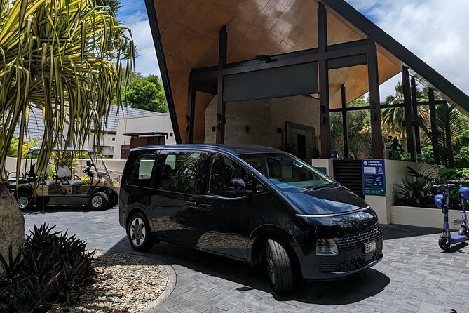 Cairns Airport to Port Douglas Shared Shuttle - What the Driver Adds to the Journey