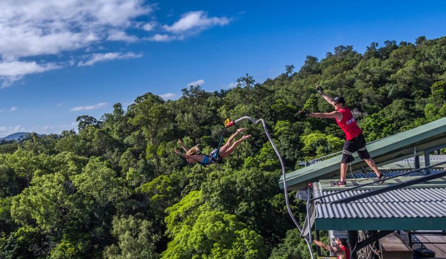 Cairns: Bungy Jump - The jump, the rebound, and the quick finish