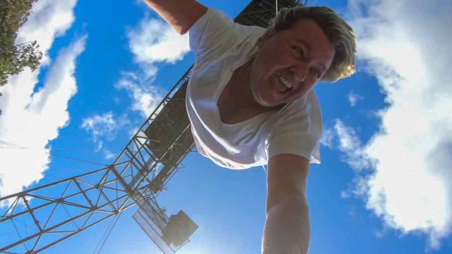 Cairns: Bungy Jump - Health rules, clothing, and access