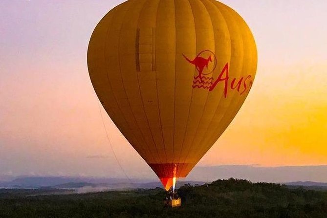 Cairns Classic Hot Air Balloon ride - Landing, laughs, and packing the balloon