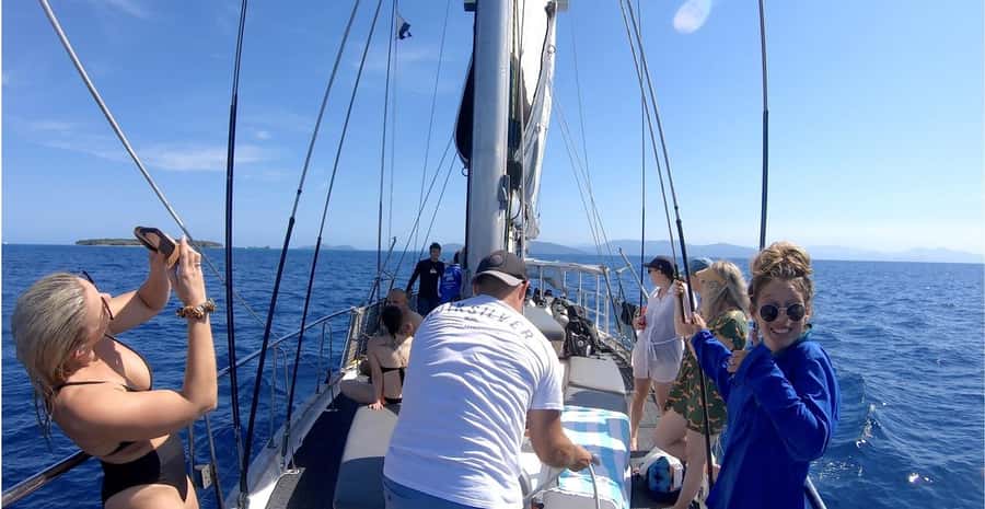 Cairns: Green Island & Great Barrier Reef Sailing Tour - Scuba options for first-timers and certified participants