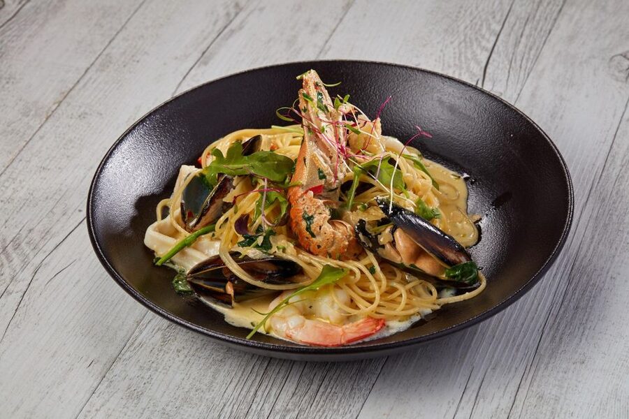 Cairns: Night at the Aquarium Guided Tour & 2 Course Dinner - Is $102 per person a fair price?