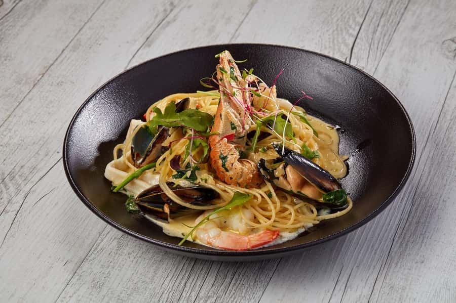 Cairns: Night at the Aquarium Guided Tour - Dundee’s Restaurant and the dinner question