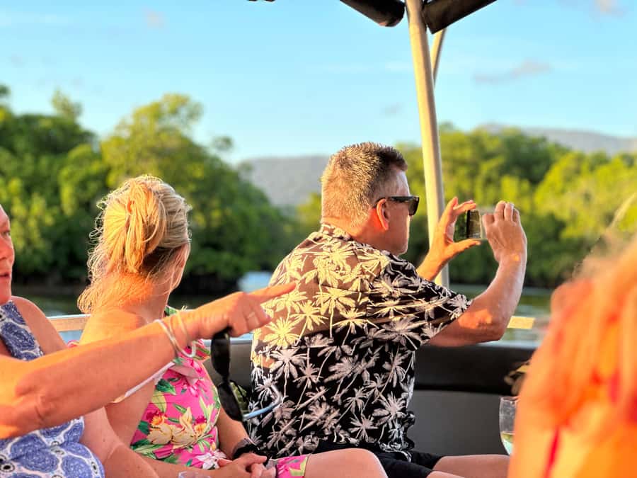 Cairns: Sunset River Cruise with Snack and Drinks - How personal is the experience?