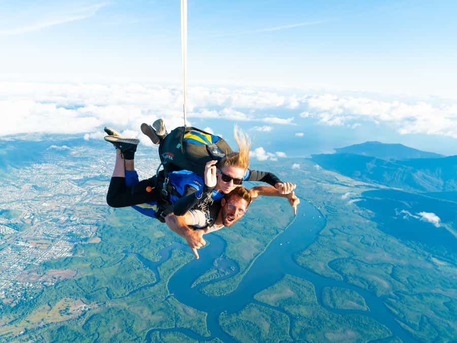 Cairns: Tandem Skydive Experience - The three-hour Cairns schedule