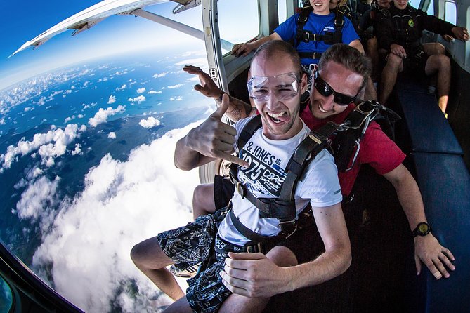 Cairns: Tandem Skydive Experience over Reef & Rainforest - The short briefing that gets you ready