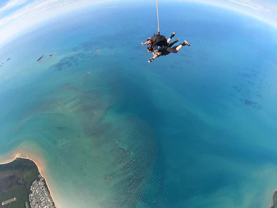 Cairns: Tandem Skydive - From Cairns to the flight area