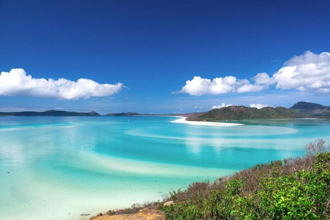 Camira Sailing Adventure through Whitsunday Islands - Setting out from Airlie Beach on a spacious catamaran